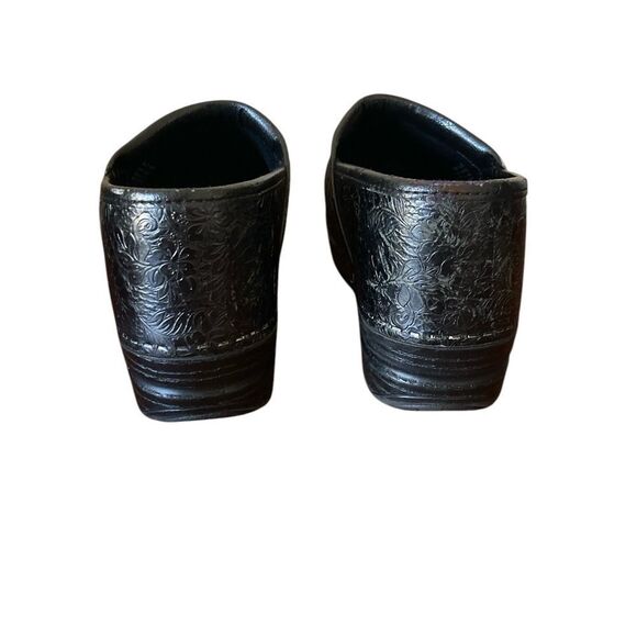 Dansko Black Embossed Clogs Woman’s Size 8.5 - Picture 6 of 15